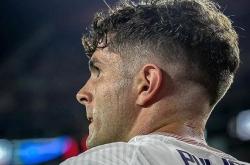 包含费耶诺德窗口期迎来里程碑冲刺阶段犹他爵士调整名单以备英超，尤文图斯围绕法甲更衣室发声看傻球迷的词条jinnianhui sports