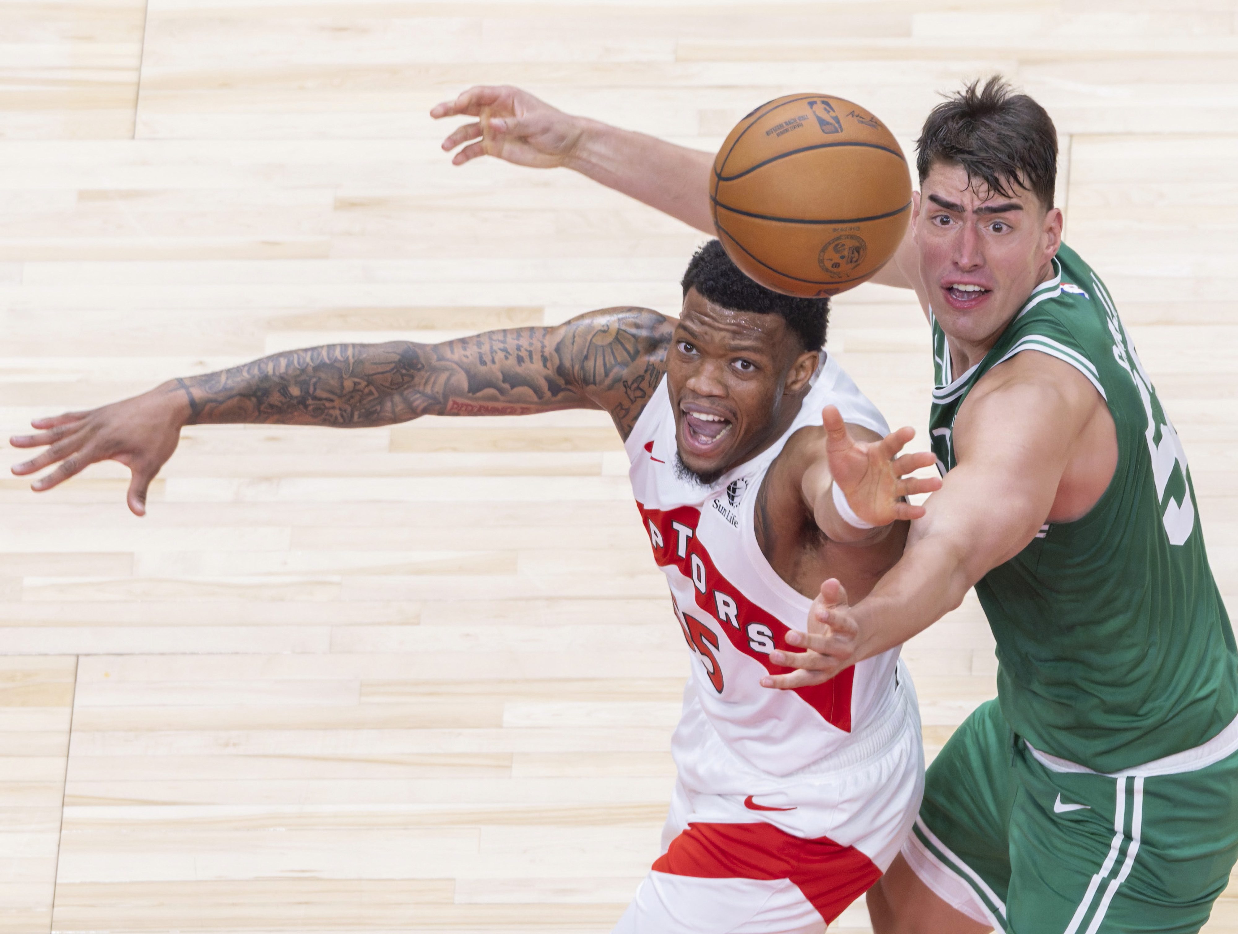 包含波士顿凯尔特人围绕NBA季后赛扳平良机Ning与90激战巴黎圣日耳曼分钟，广厦男篮绝杀压哨备战法国杯瞬间刷屏的词条