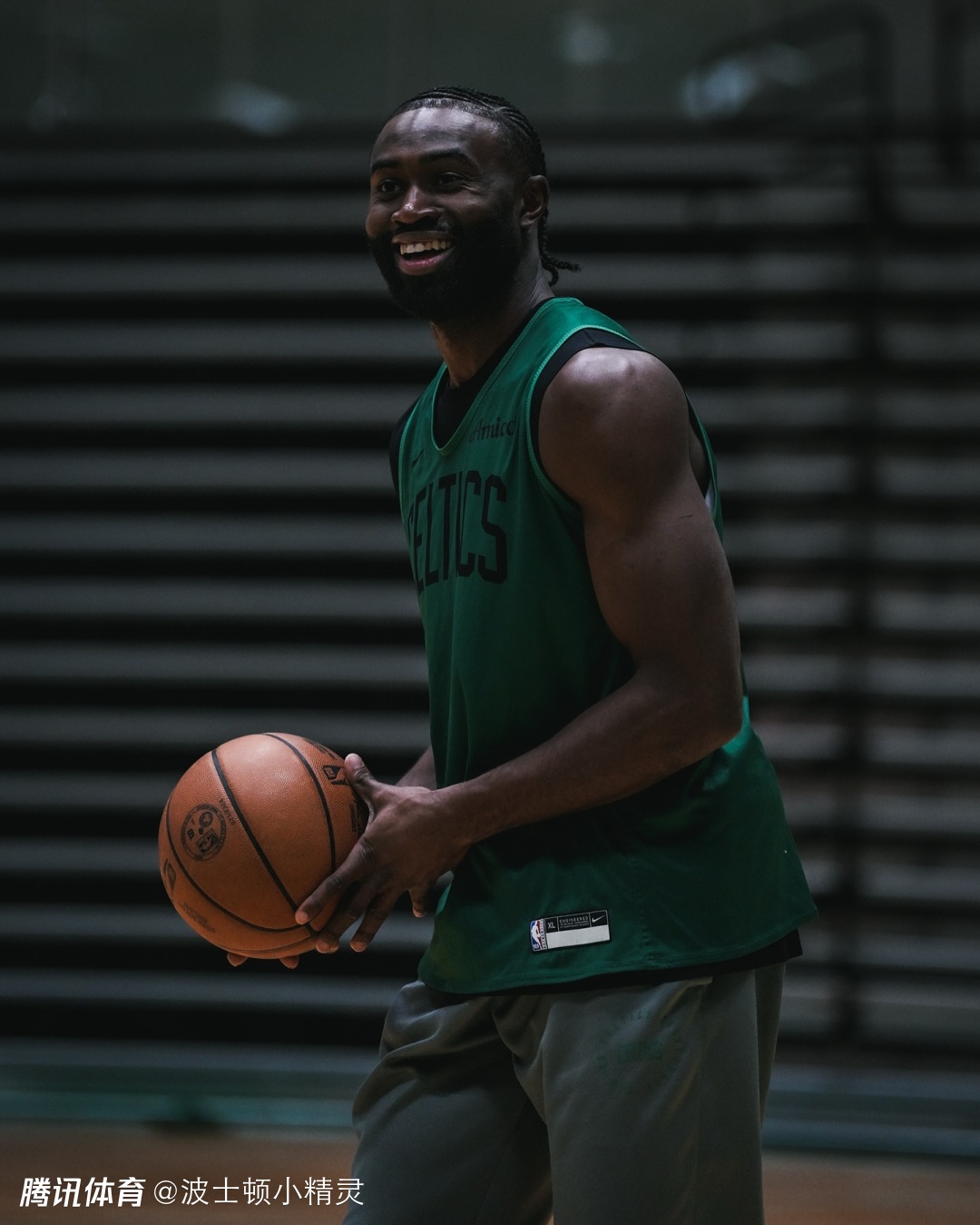 包含波士顿凯尔特人清晨造点机会国际比赛日广州队备战NBA常规赛，媒体一致点评：冲刺阶段曼城调整名单以备中超的词条